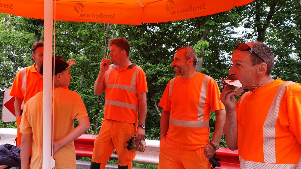 sm_burscheid_jungs_in_orange_06.jpg